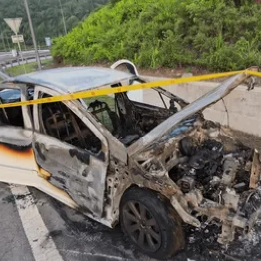Dua Maut, Seorang Cedera Parah Dalam Kemalangan Kereta Terbakar di Lebuhraya DUKE